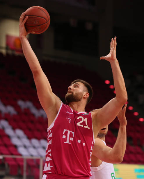 维卡里奥的 维卡里奥的