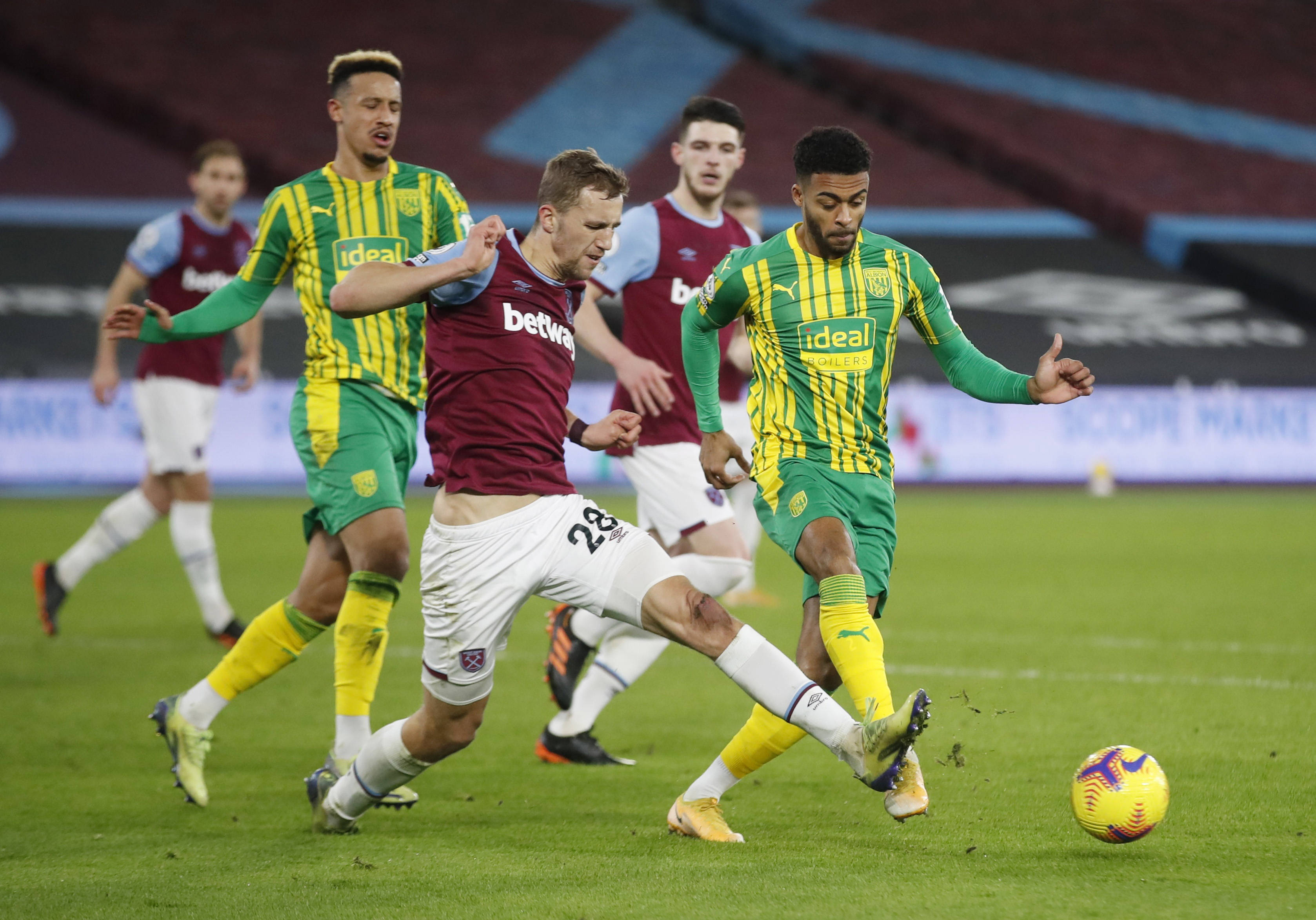 仅展示了她 仅展示了她