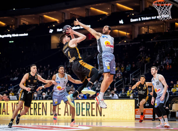 竞争格局愈 竞争格局愈