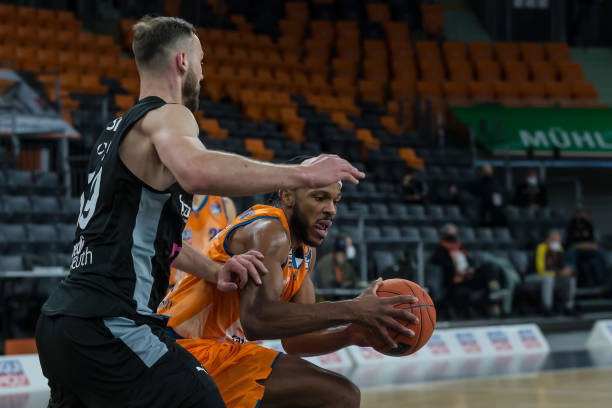 的表现相较 的表现相较